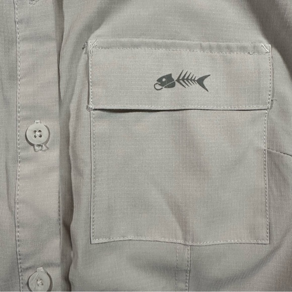 Silver Bait Womens Off White Sleeveless Fishing Shirt Medium Button Up Vented - Picture 2 of 4